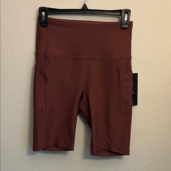 Women's High-Waisted Shorts - Picture 1 of 4